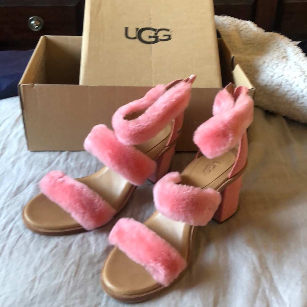 Del Rey fluff Pink UGG mid heels - size 8 - comes with original box - worn twice